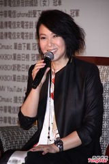 组图：刘若英为新专辑庆功 低调谈婚姻生活