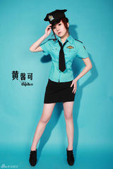 组图：“乖乖空姐”快女黄馨可新写真 上演制服诱惑
