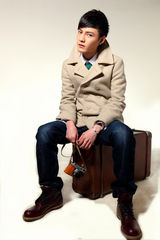 组图：冯铭潮视觉系潮氏写真 散发低调奢华忧郁气质