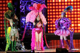 组图： 荃加福禄寿演唱会 汪明荃变身宇宙女皇