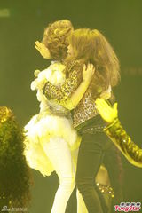 潘美辰与绯闻女友对唱 否认同性恋目前单身(图)