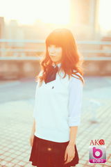 组图：美少女团体AK98穿水手服拍代言写真