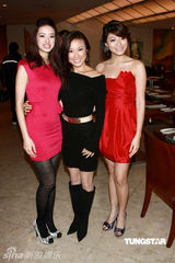 组图：Air Supply亮相香港 港姐送中国特色大礼