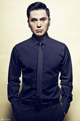 组图：淳于珊珊雅痞写真显搞笑本色