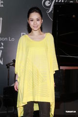 组图：阿娇(钟欣桐)撑师弟罗力威出碟 不理会艳照重现网络