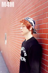 组图：男团M4M拍写真 Rapper于斌显青春乖萌