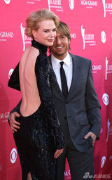 策划:女神妮可恐再婚变 盘点与厄本8年恩爱瞬间