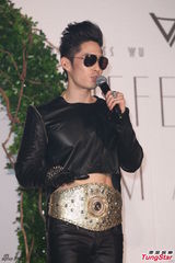 组图：吴建豪亮相宣传新专辑 否认秘婚传闻