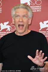 组图：《危险方法》记者会 奈特莉花裙黑超抢眼