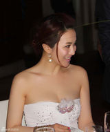 组图：女星孟茜携手姚晨 性感亮相“时尚权力榜”