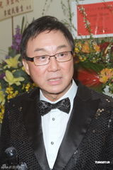 组图：许冠文慈善脱口秀 赵雅芝陈松伶捧场