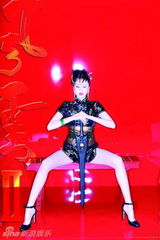 高清：《风云2》主题时尚大片 冷兵器遇上超模