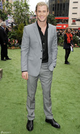 高清图：《白雪公主与猎人》伦敦首映 塞隆美艳