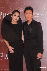 高清图：杨千嬅丁子高恩爱现身 杨千嬅黑装霸气