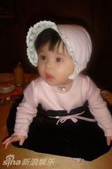 组图：刘涛曝光儿女近照 女儿可爱儿子虎头虎脑