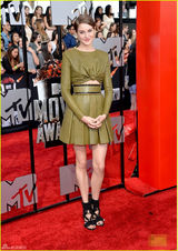 组图：MTV电影奖女星斗艳 阿尔芭清新欧拉性感