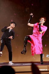 幻灯图集：百变郑秀文跨年精彩个人演唱会