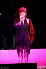 组图：张学友林忆莲献唱追忆林振强 Eason观看