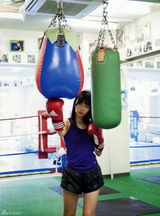 AKB指原莉乃爆冷人气暂夺冠 盘点轻熟性感照