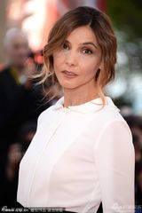 组图：意大利王妃克洛蒂尔德黑白裙气质优雅