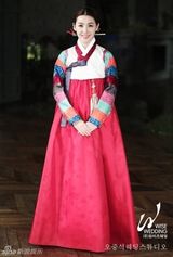 组图：KBS美女主持人朴智贤婚纱写真曝光