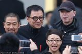 组图：成龙张国立冯小刚开心合影 明星两会扎堆