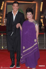 组图：无线2012巡礼举行 花旦斗性感小生受欢迎