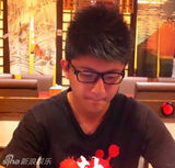 组图：50岁黄安18岁儿子近照曝光 帅气胜老爸