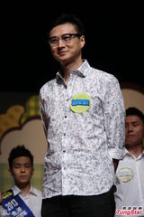 组图：邓丽欣倪震助阵全港校花校草选举