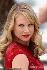 幻灯：伍迪-艾伦新片记者会 娜奥米-沃茨抢镜