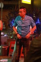 组图：罗仲谦演陈浩南秀胸肌 庄思敏湿吻女同志