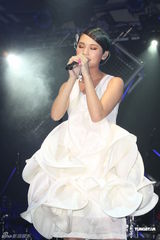 组图：杨丞琳个唱化身摇滚精灵 打造魔幻舞台