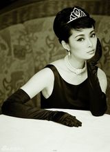 组图：张柏芝袁莉林志玲等模仿赫本造型