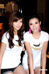 高清：尹蓁晞写真玩cosplay 因生理期延迟穿T-back