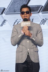组图：《全民目击》首映  两萌哥打造泪型片