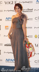 组图：韩佳人金宣儿性感争艳 李秉宪盛装亮相