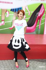 组图：容祖儿为慈善带伤竞跑 透露谢霆锋爱打游戏