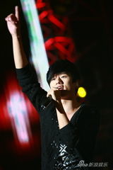 高清：热波第二天 谭维维变摇滚女张杰脱衣惹尖叫