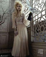 组图：超模哈娜-索库波娃魔幻大片曝光 妆容复古艳丽