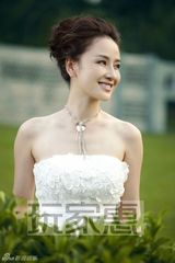 组图：孙宁纯美造型登封面 气质温婉尽显女人味