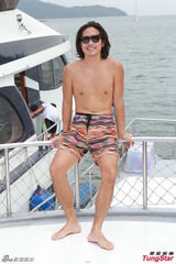 组图：《夜蒲3》船戏波涛群战 嫩模派对玩过火