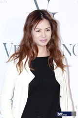 组图：韩星金莎朗金敏贞等出席品牌新品发布会