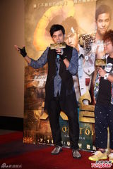 组图：周杰伦《天台》邀曾志伟纳豆柯有伦宣传