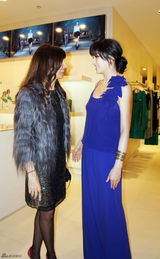 组图：张雨绮秀浪漫新发型 长裙优雅婉约性感