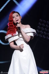 组图：Selina延迟造人 Ella挤胸性感舞老公最爱