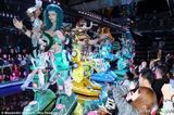 组图：东京新宿餐厅机器人神似朱莉