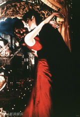 组图：光棍节你不孤单 甜蜜热吻送给你