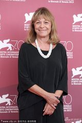 组图：《暴力小姐》发布会 导演翻白眼搞怪