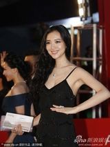 组图：张元李昕芸等携《有种》剧组亮相釜山红毯