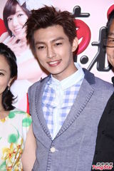 组图：炎亚纶首次合作郭雪芙：她是我心中第一